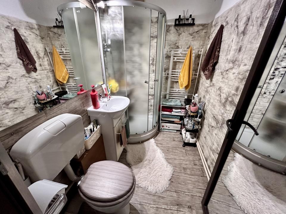 Apartament 2 camere, parter, centrala proprie, renovat, Cina, Ploiesti — fotografia 12