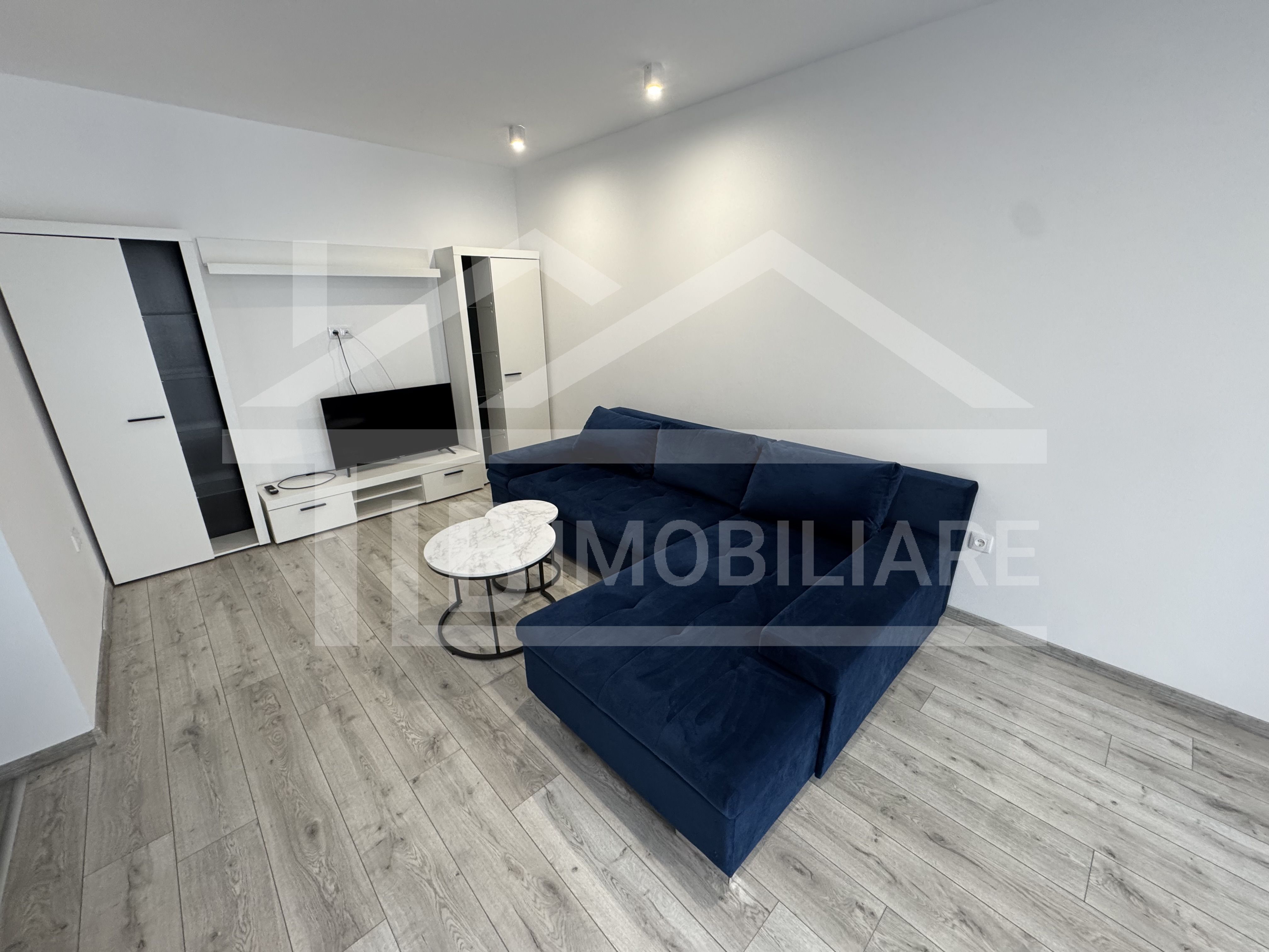 Apartament cu 2 camere, decomandat, 60mp, parcare, Zona UMFST