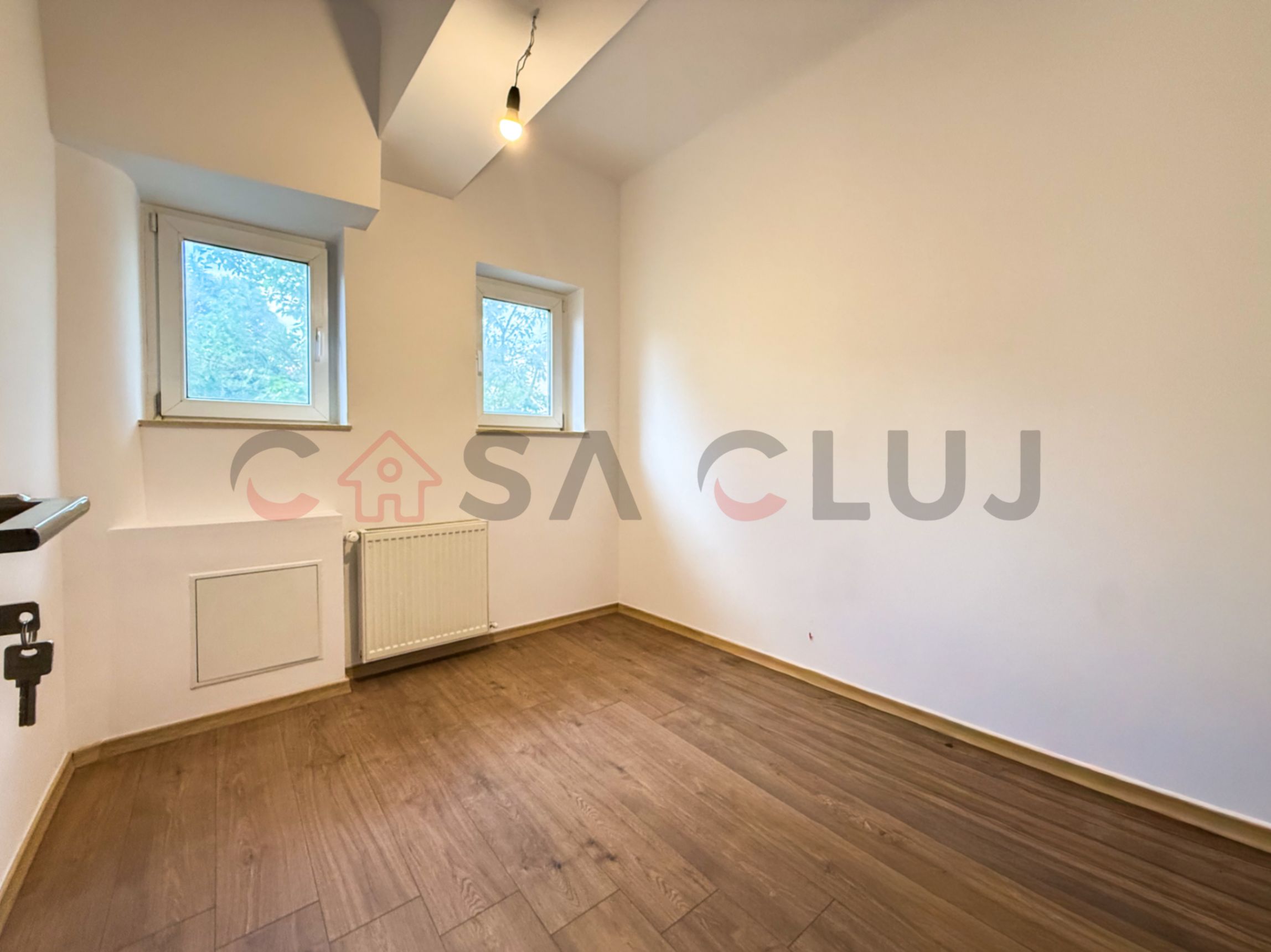 Apartament 3 camere, finisat modern, zona centrala — fotografia 3