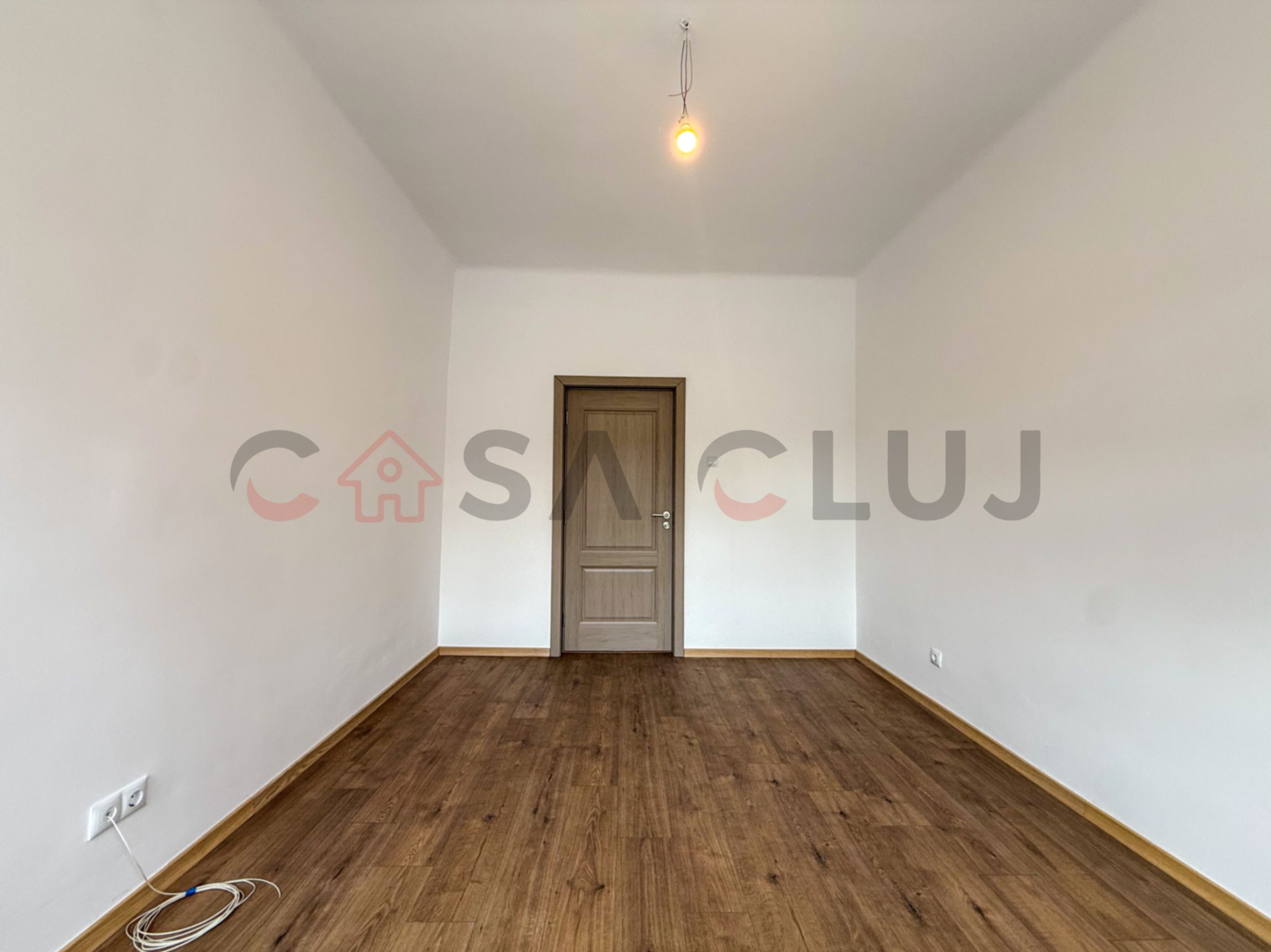 Apartament 3 camere, finisat modern, zona centrala — fotografia 5