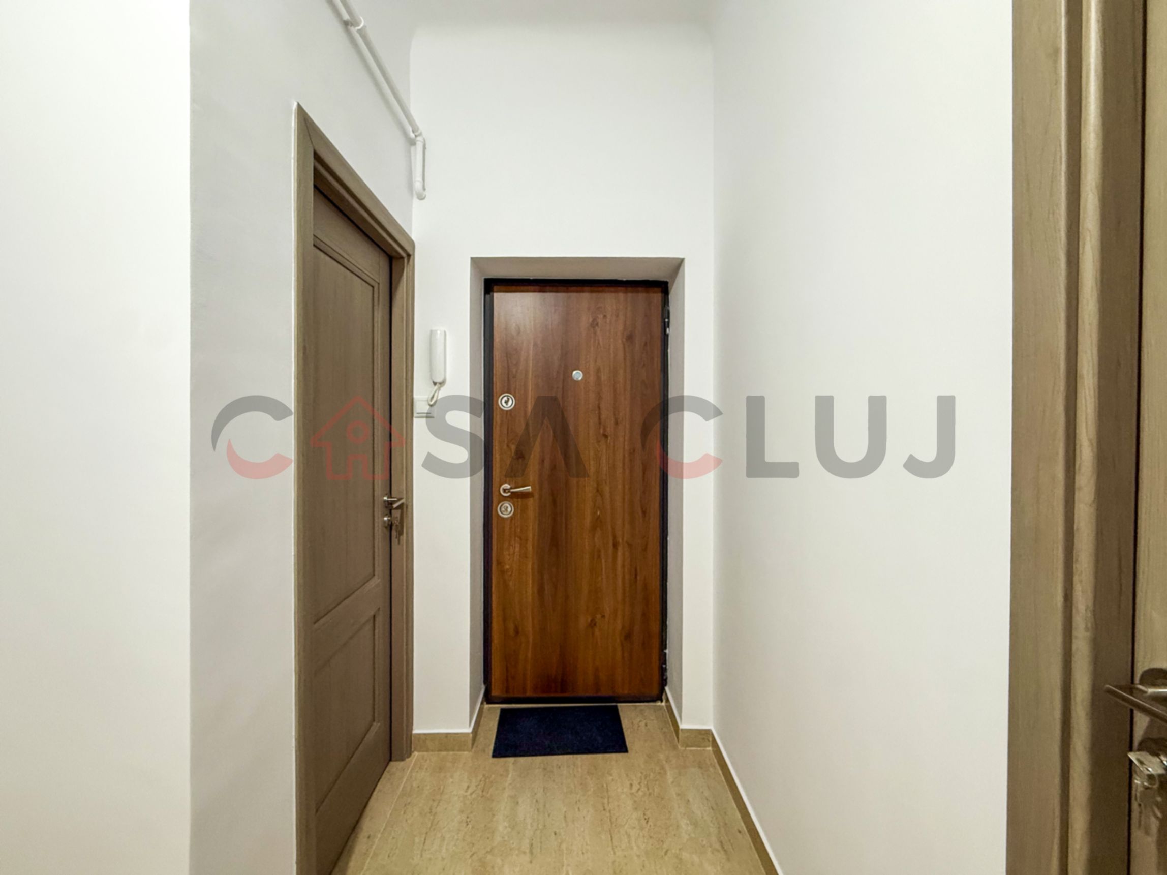 Apartament 3 camere, finisat modern, zona centrala — fotografia 8