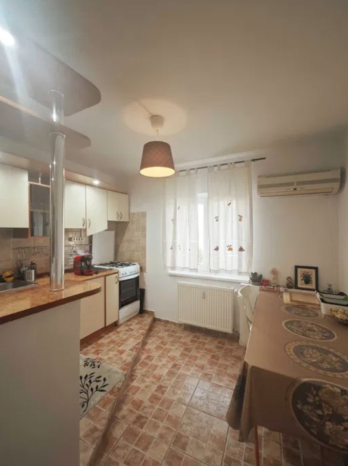 Apartament 2 cam. de inchiriat 60 mp Et. 4  Zona Aviatiei — fotografia 3