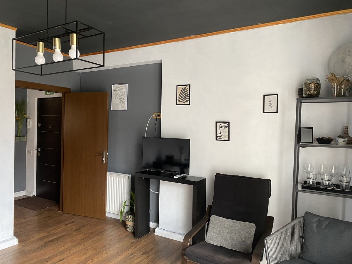 Splaiul Unirii, Mihai Bravu, parter in vila — fotografia 4