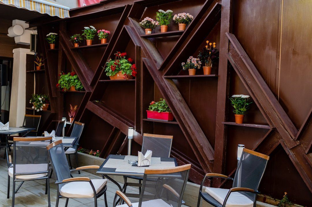 Spatiu pentru restaurant - intr-o cladire Apart-Hotel - Central + Parcare — fotografia 4