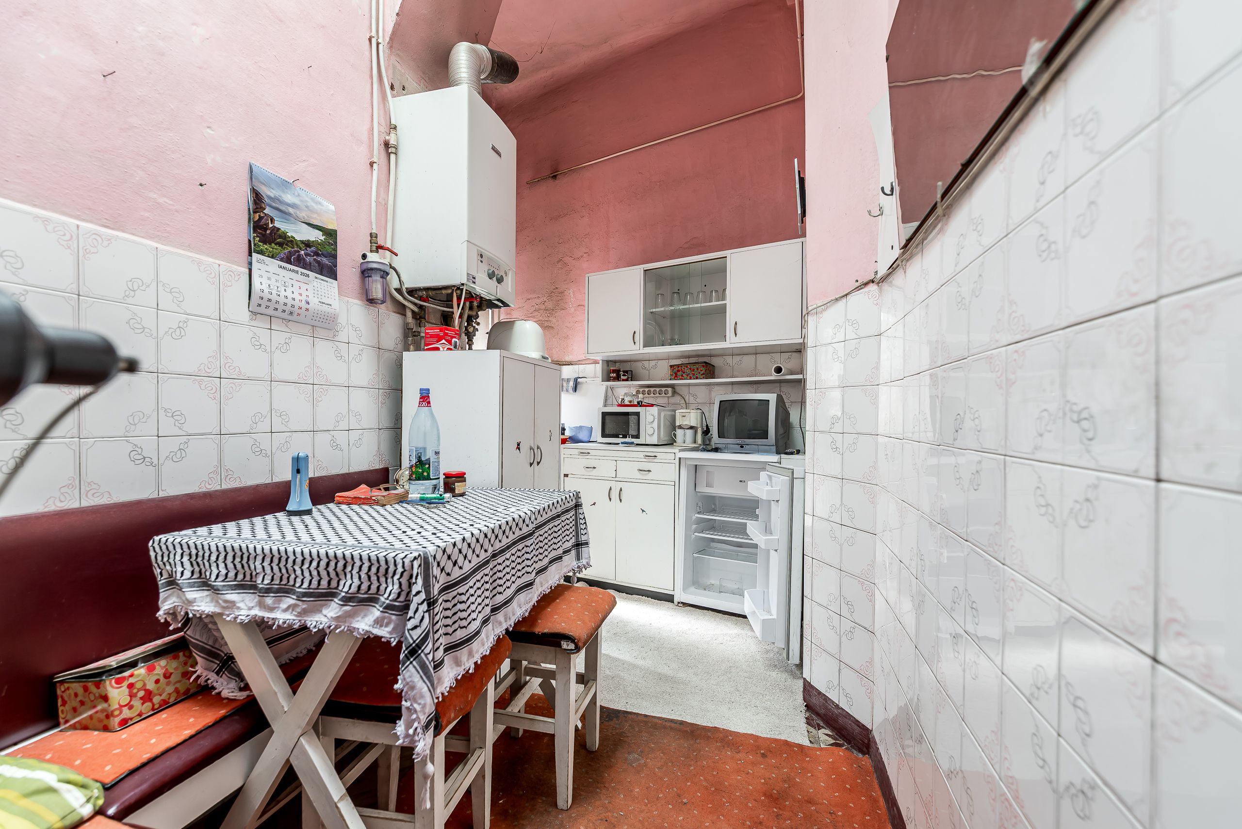 RAR pe piata Apartament cu 3 camere si balcon pe strada Horia — fotografia 11
