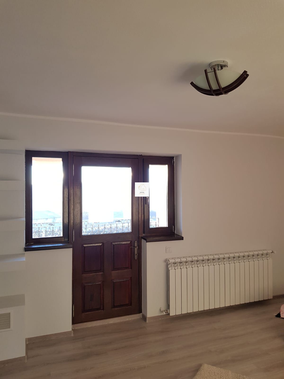 Vila Milostea cu 3070 mp teren și vedere spre Vârful Rânca — fotografia 11