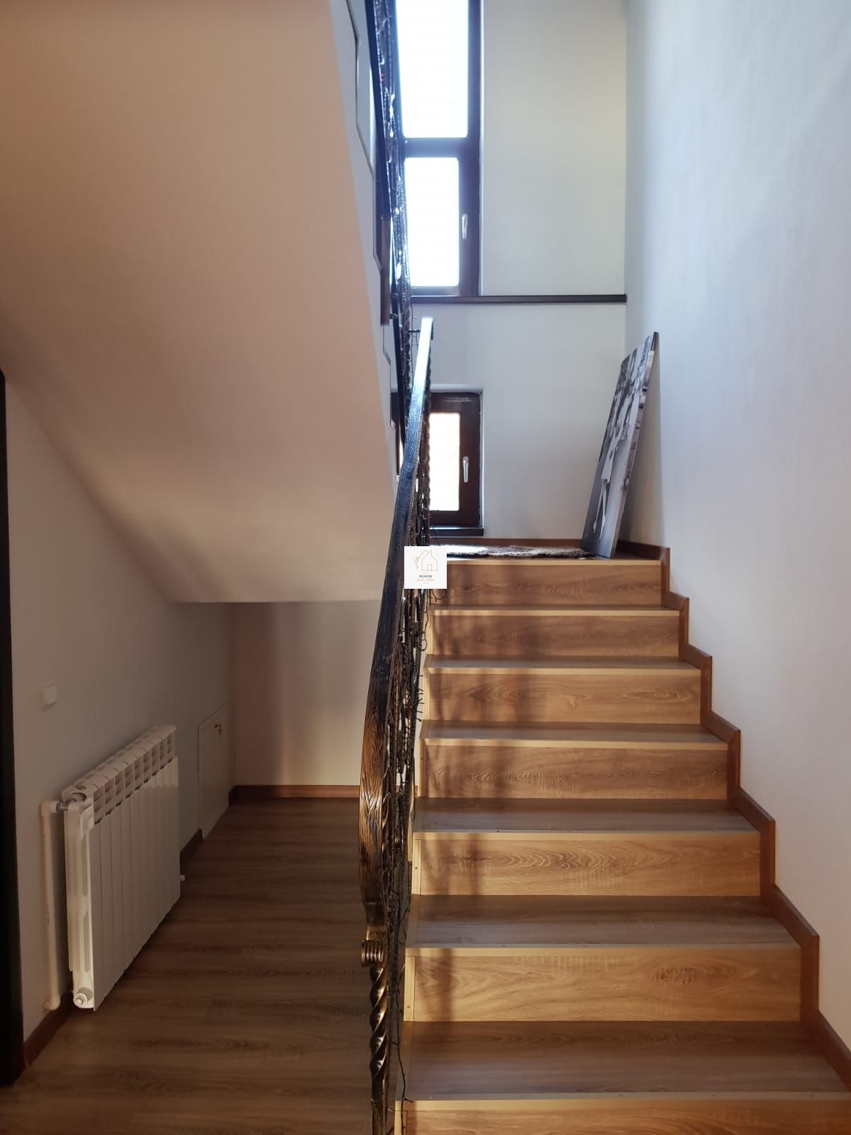Vila Milostea cu 3070 mp teren și vedere spre Vârful Rânca — fotografia 13