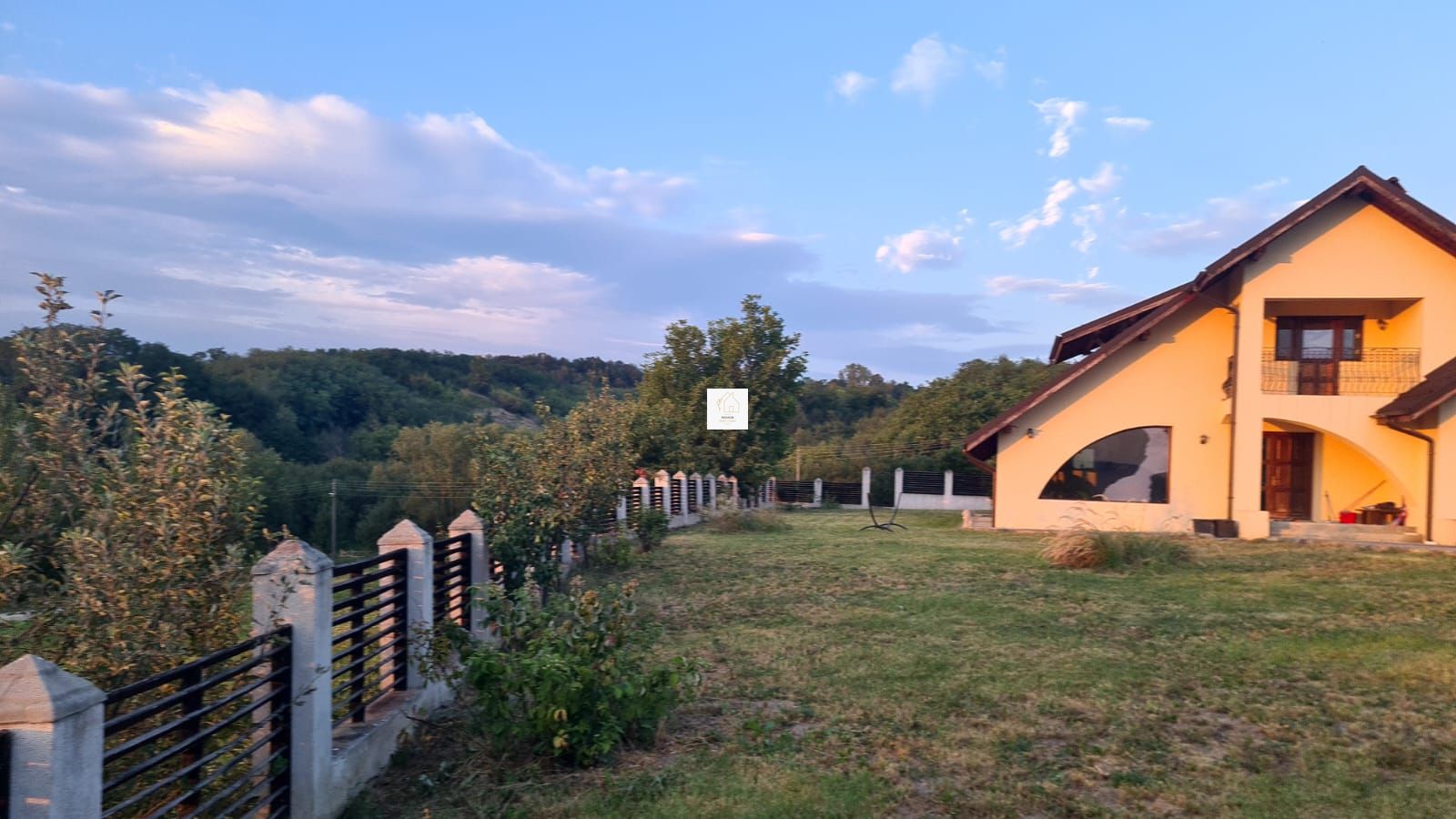 Vila Milostea cu 3070 mp teren și vedere spre Vârful Rânca — fotografia 2