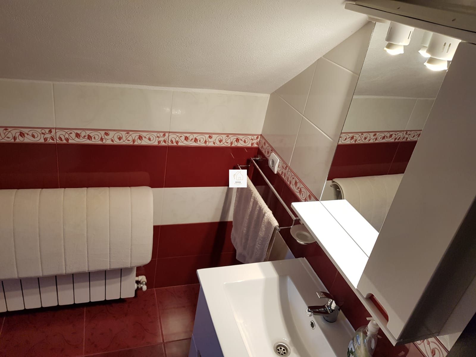 Vila Milostea cu 3070 mp teren și vedere spre Vârful Rânca — fotografia 24