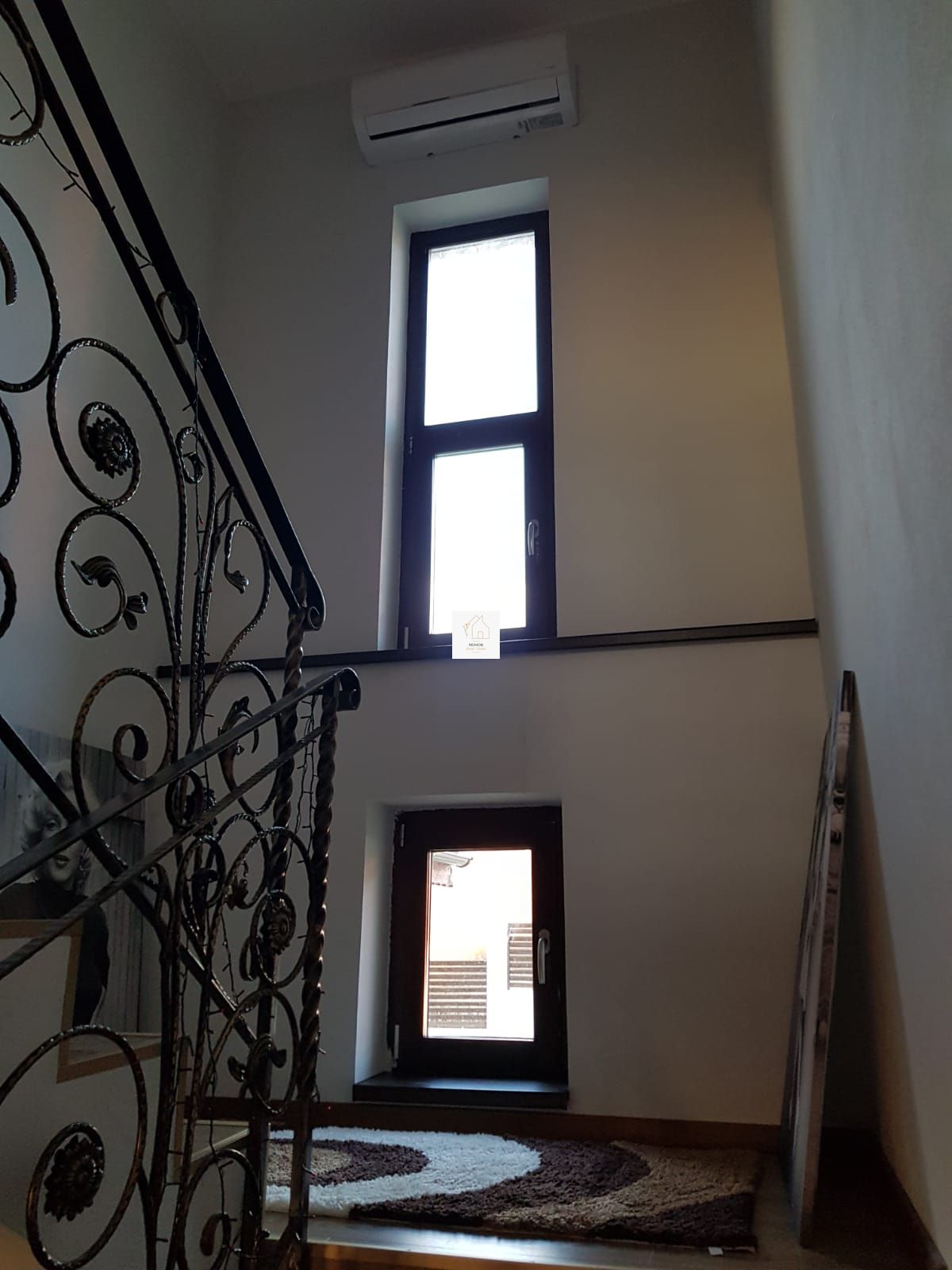 Vila Milostea cu 3070 mp teren și vedere spre Vârful Rânca — fotografia 25