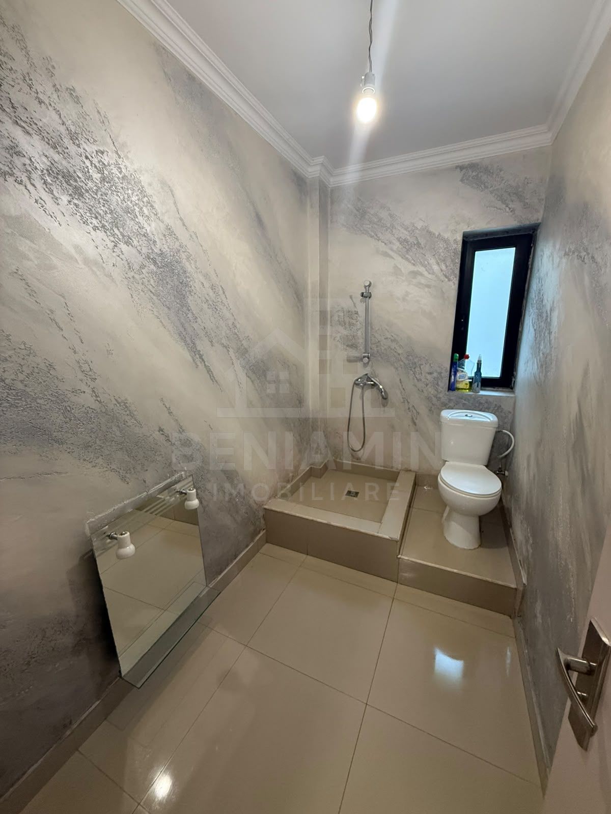Apartament 2 camere-Bloc Nou-1 Mai-Centrala termica-48mp-Disponibil — fotografia 5