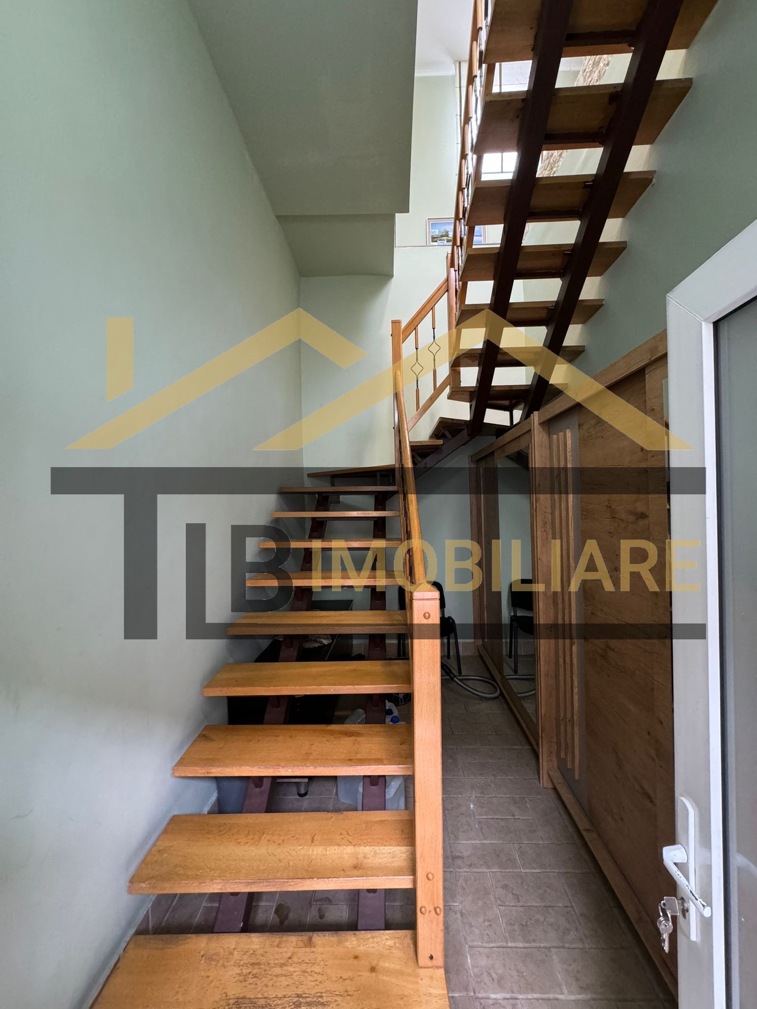 Apartament cu 3 camere, 140 mp, Zona Piata Trandafirilor — fotografia 11