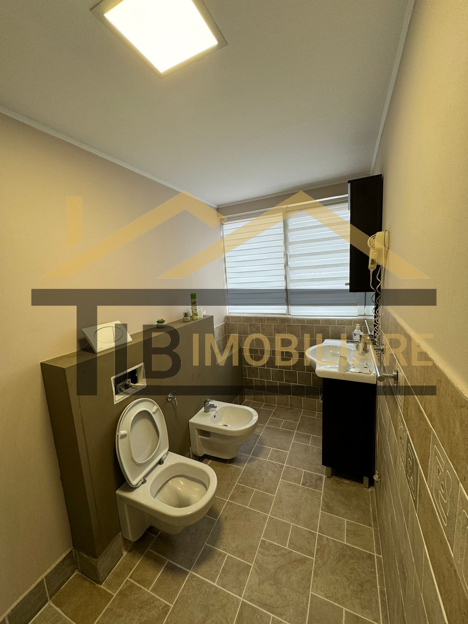 Apartament cu 3 camere, 140 mp, Zona Piata Trandafirilor — fotografia 9