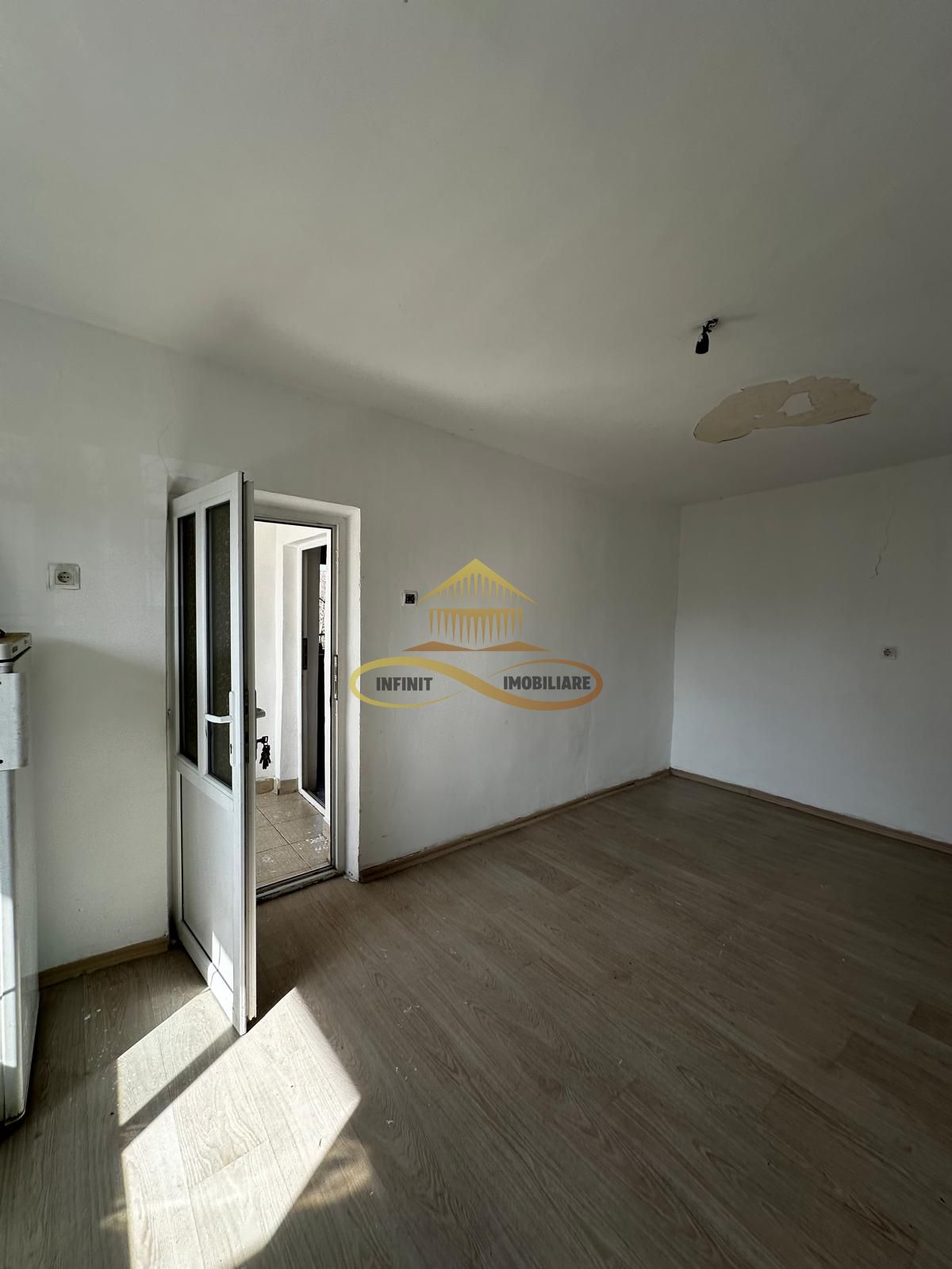 Casa batraneasca cu 800 mp teren de vanzare in Tache / Bacau — fotografia 14