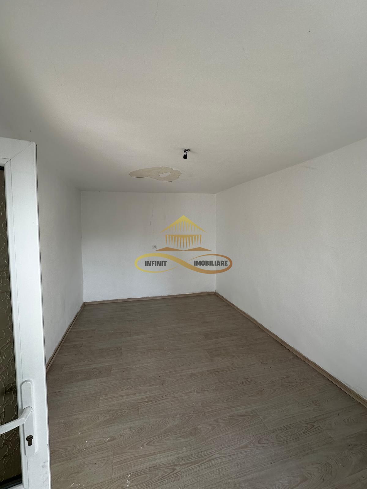 Casa batraneasca cu 800 mp teren de vanzare in Tache / Bacau — fotografia 15