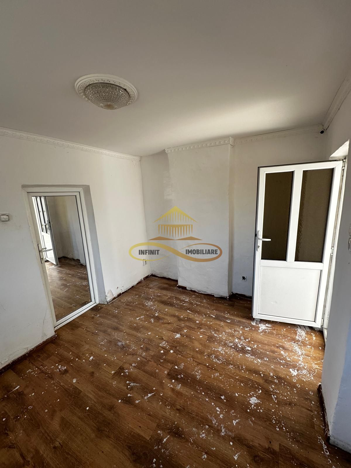 Casa batraneasca cu 800 mp teren de vanzare in Tache / Bacau — fotografia 18