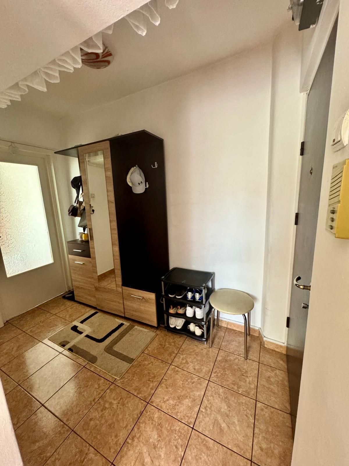 Apartament cu 2 camere, balcon și bucătărie separată — fotografia 4