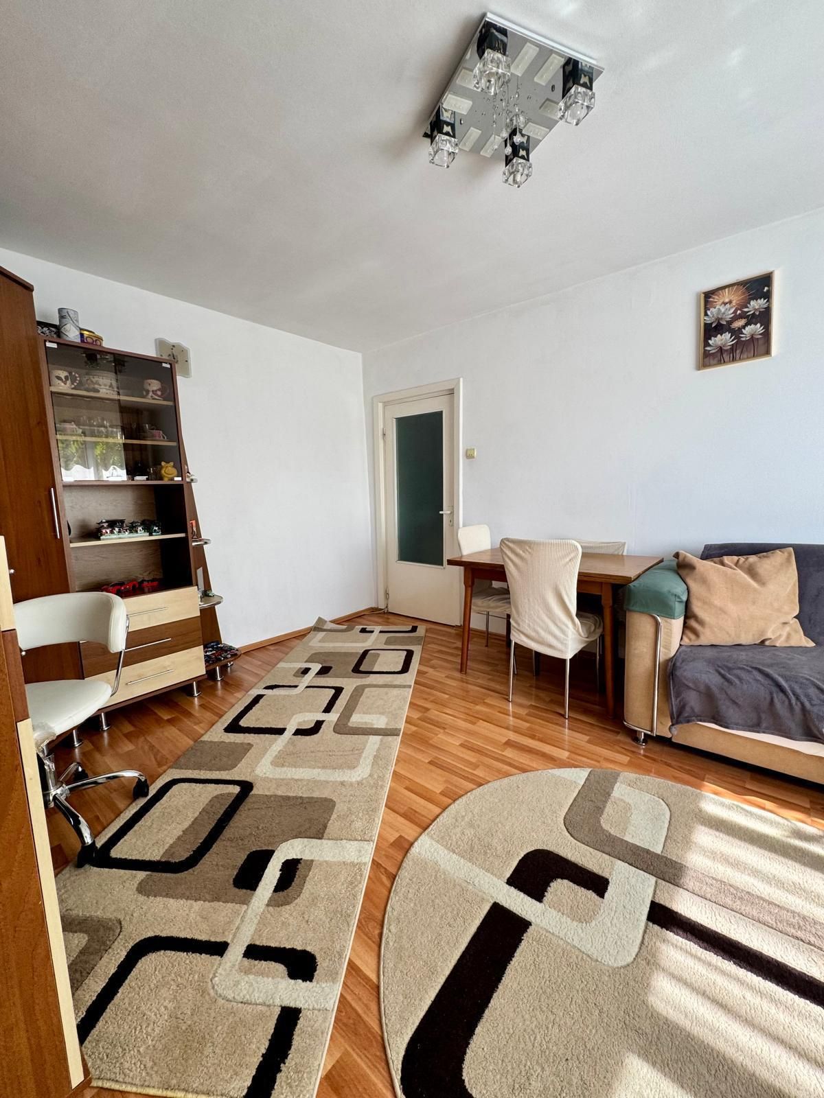 Apartament cu 2 camere, balcon și bucătărie separată — fotografia 5