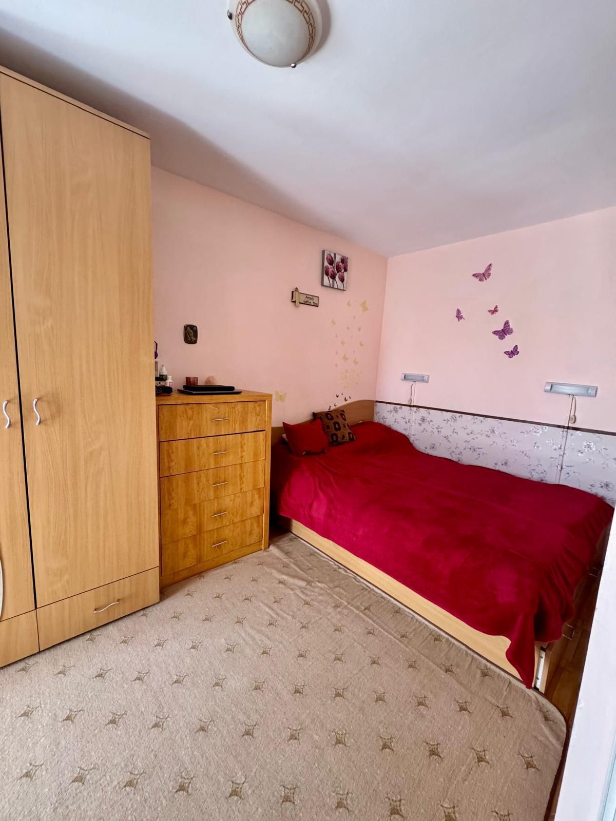 Apartament cu 2 camere, balcon și bucătărie separată — fotografia 6