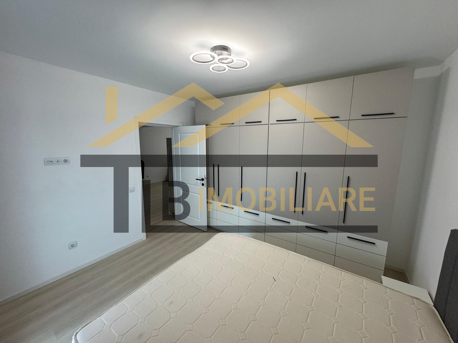 Apartament de 2 camere, 70mp, parcare, Zona Centrala — fotografia 3
