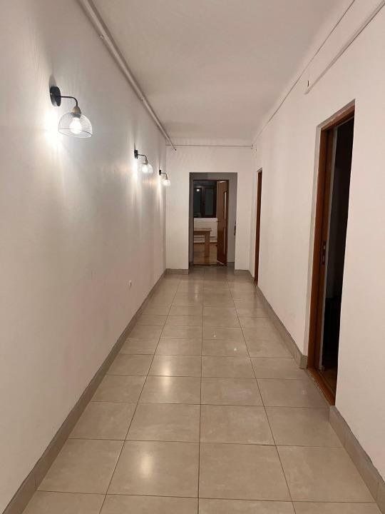 Ag BRASADAS închiriază BIROU 4 cam 120 mp Piaţa Romană. — fotografia 5