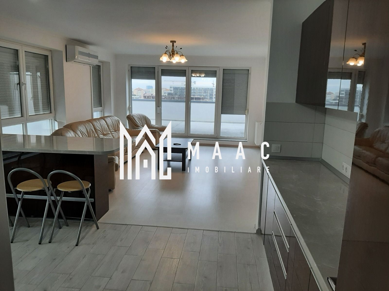 Penthouse 3 camere de închiriat | Șelimbăr | terasă 37 mp — fotografia 2