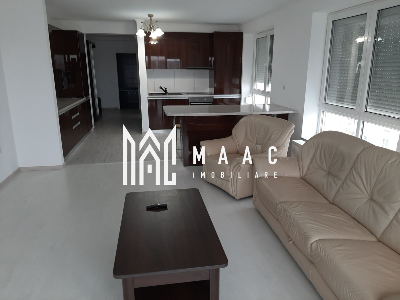 Penthouse 3 camere de închiriat | Șelimbăr | terasă 37 mp — fotografia 3