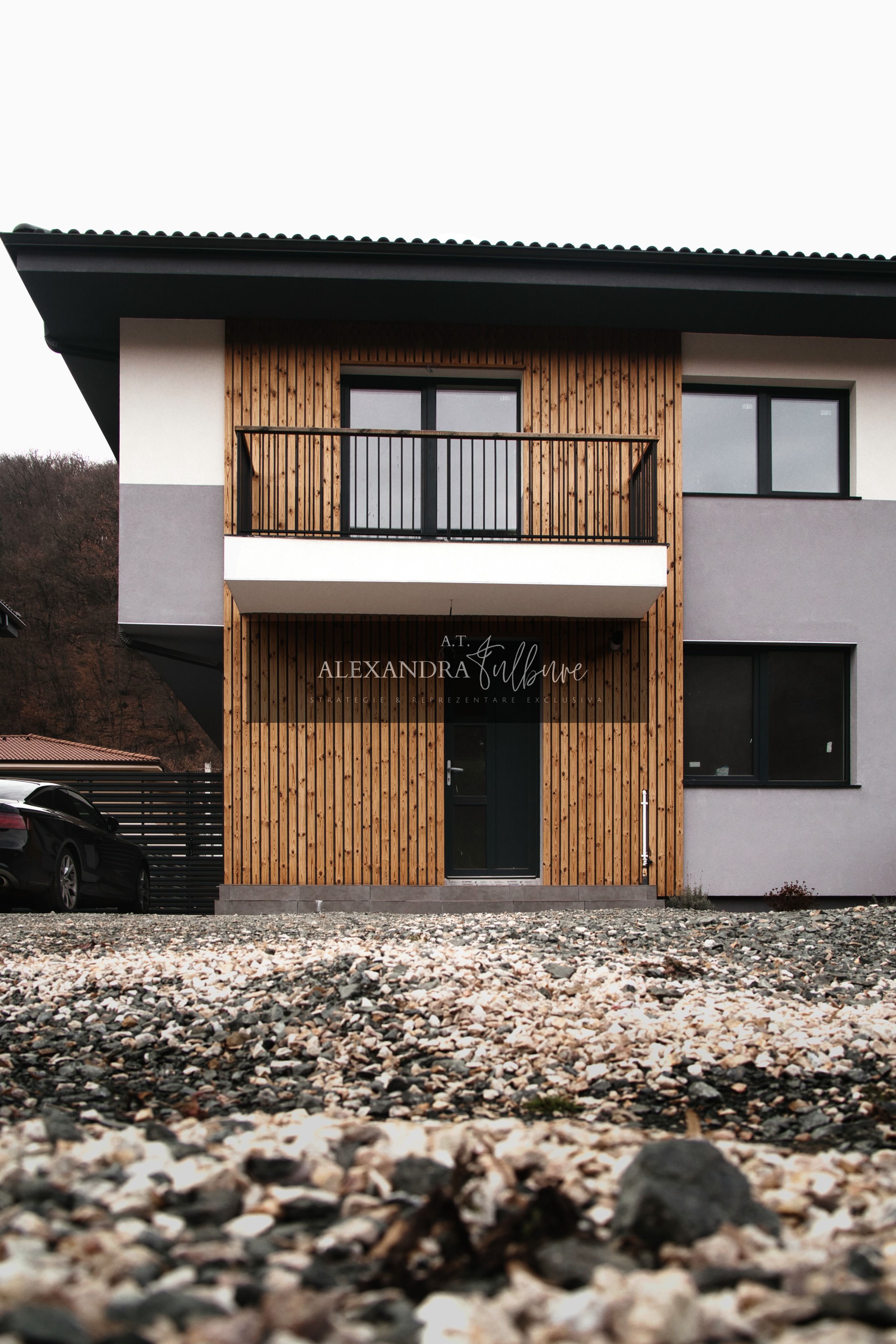 Duplex 4 camere DECOMANDATE, 120 mp utili, 180 mp curte, P+ET+POD