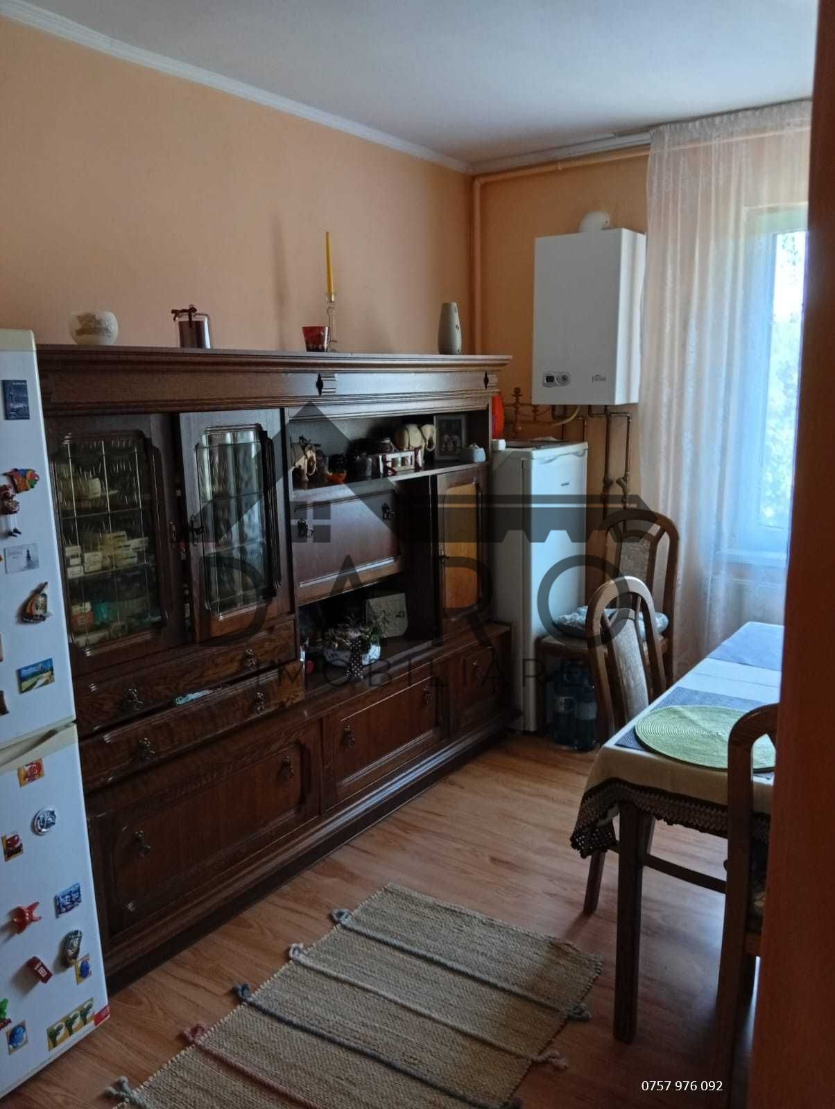 de vanzare apartament cu 2 camere in Cartierul Unirii — fotografia 5