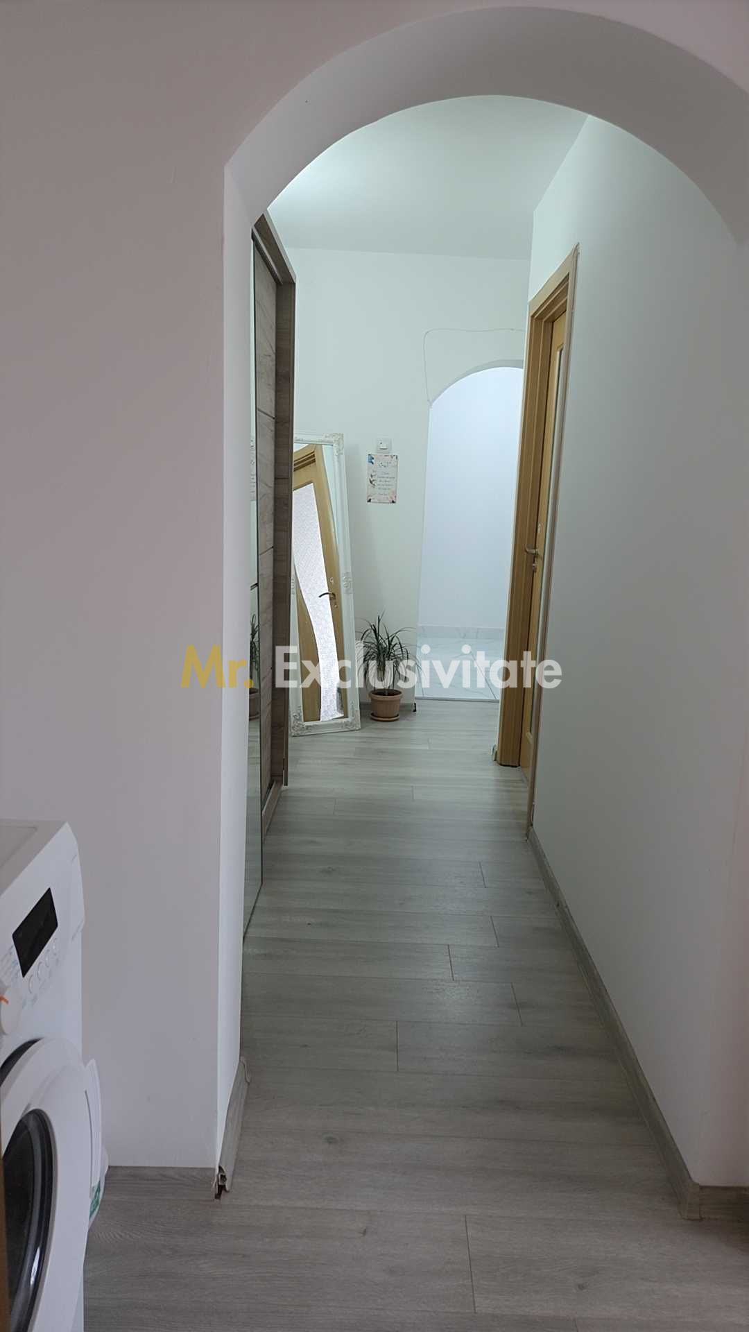 Vand apartament 2 camere zona centrala — fotografia 5