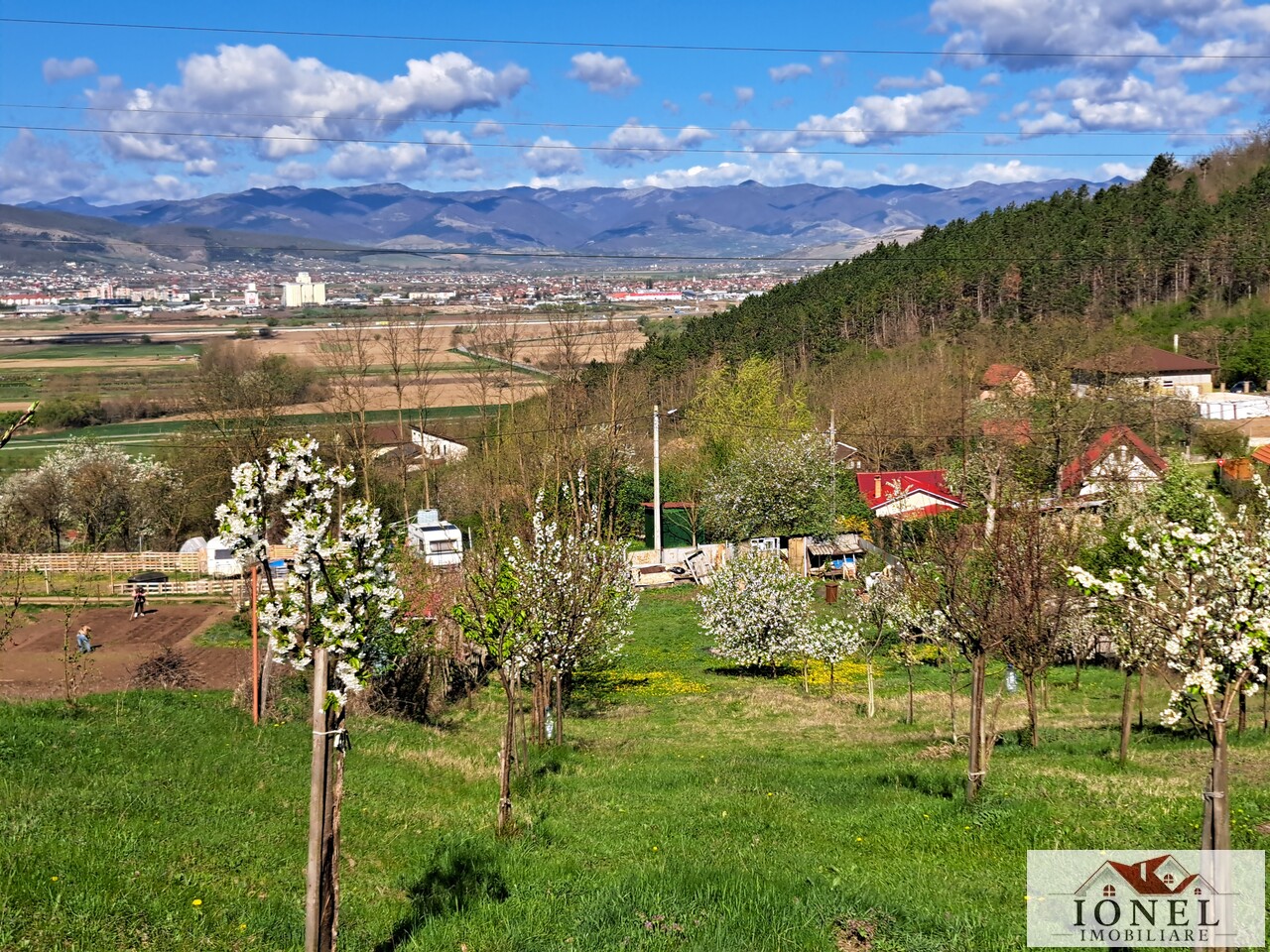 De vanzare 3000 mp teren in zona Ciugud