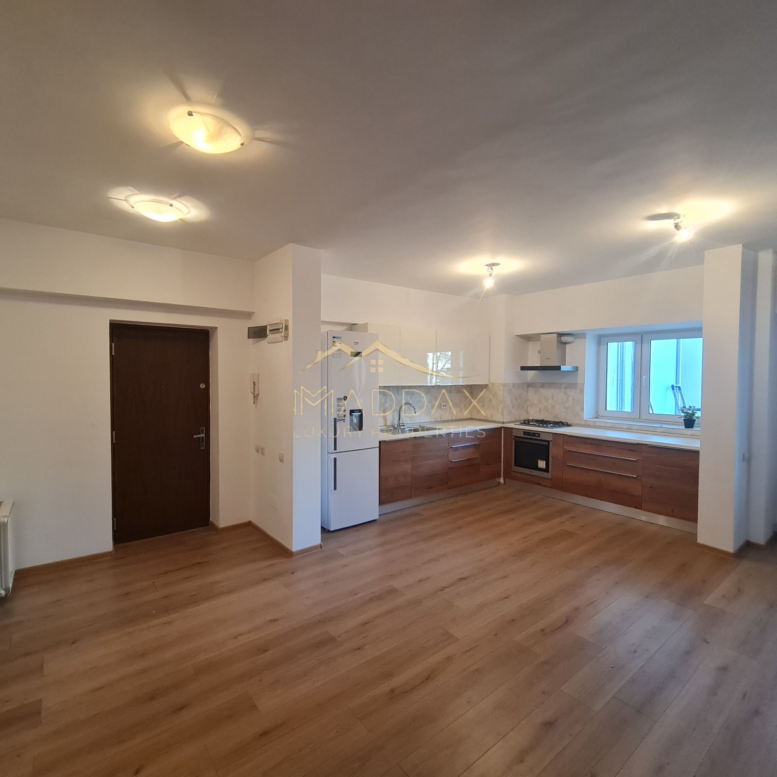 Apartament 3 camere // Loc parcare // Cartier Francez // Herastrau — fotografia 4