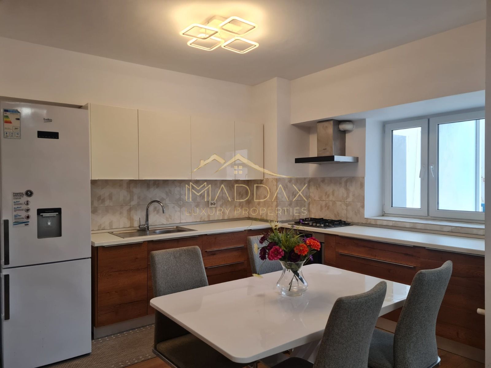 Apartament 3 camere // Loc parcare // Cartier Francez // Herastrau — fotografia 5