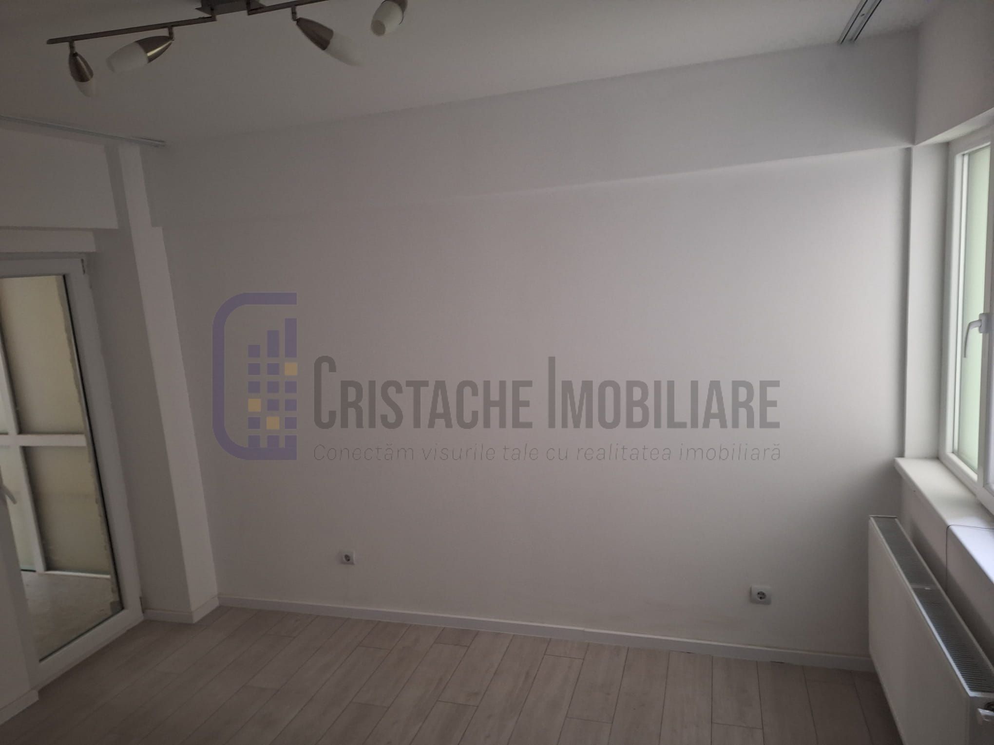 Bloc boutique | 3 camere | Centrala proprie | Metrou Dristor — fotografia 3