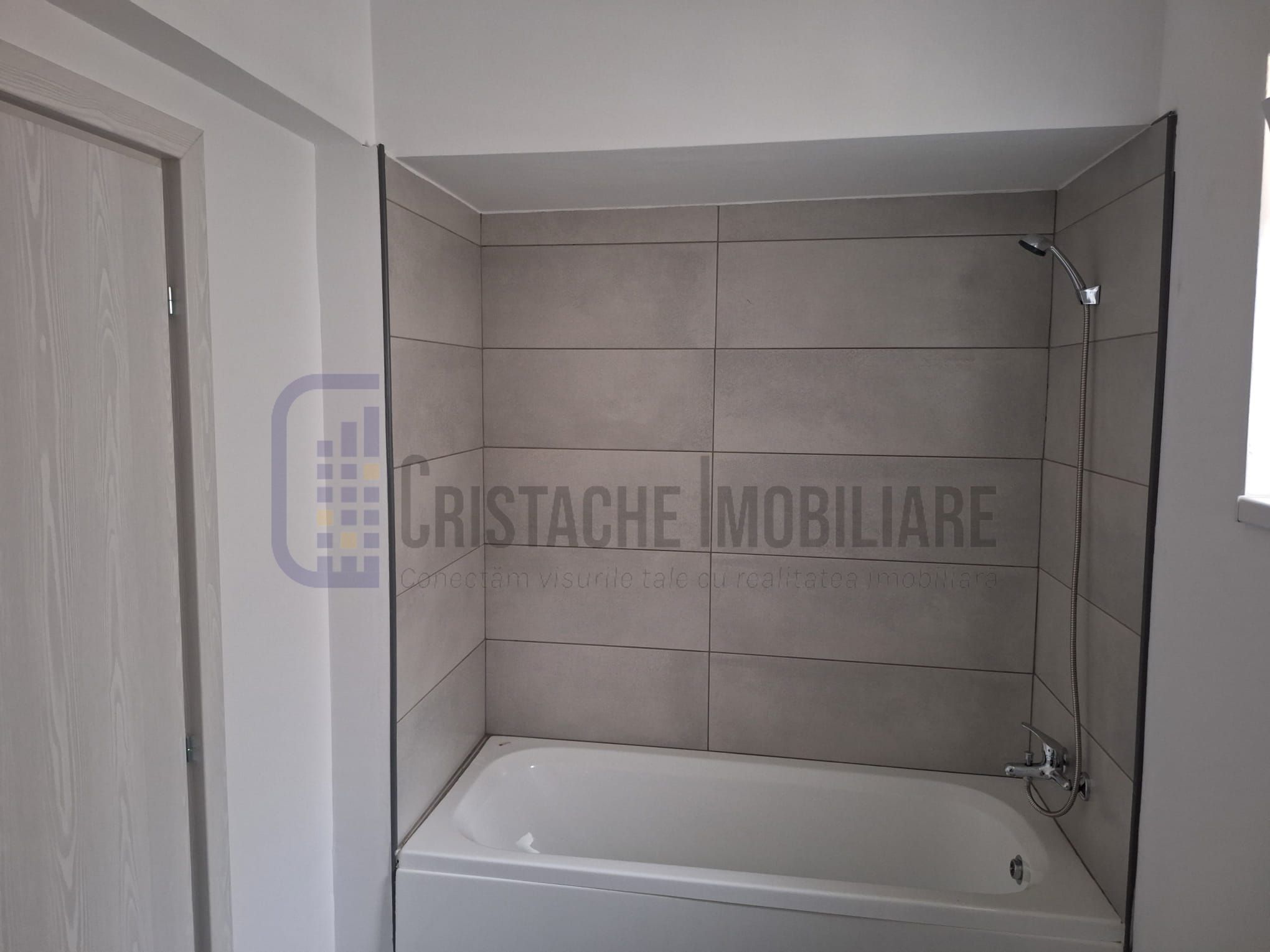 Bloc boutique | 3 camere | Centrala proprie | Metrou Dristor — fotografia 4