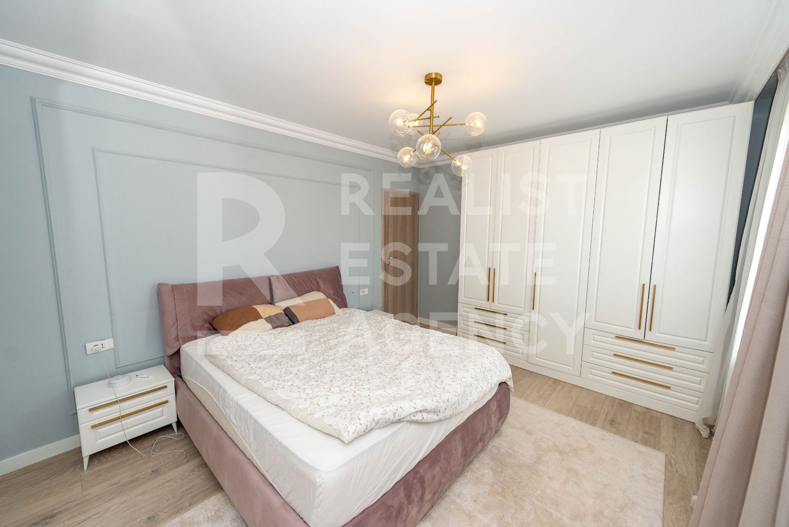 Vila in Tunari cu garaj si spatii de depozitare — fotografia 10