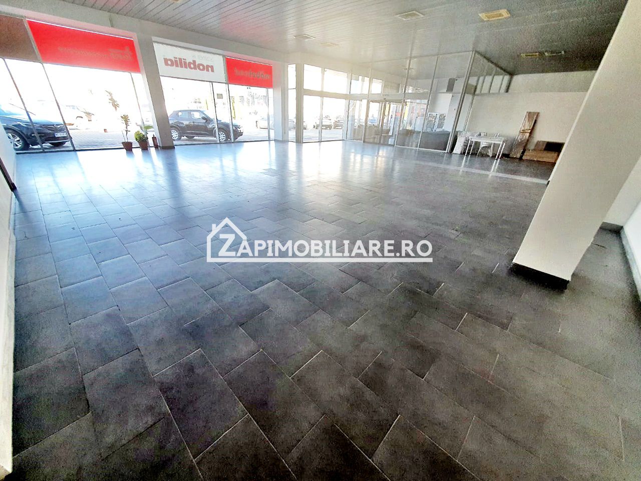 Spatiu Comercial 200 mp.2 băi,zona Ambiet cu parcare — fotografia 2