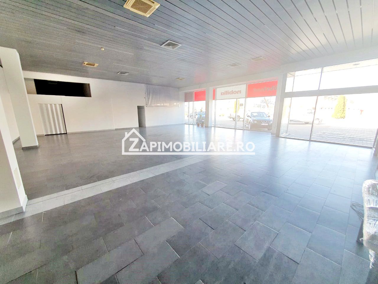 Spatiu Comercial 200 mp.2 băi,zona Ambiet cu parcare — fotografia 4