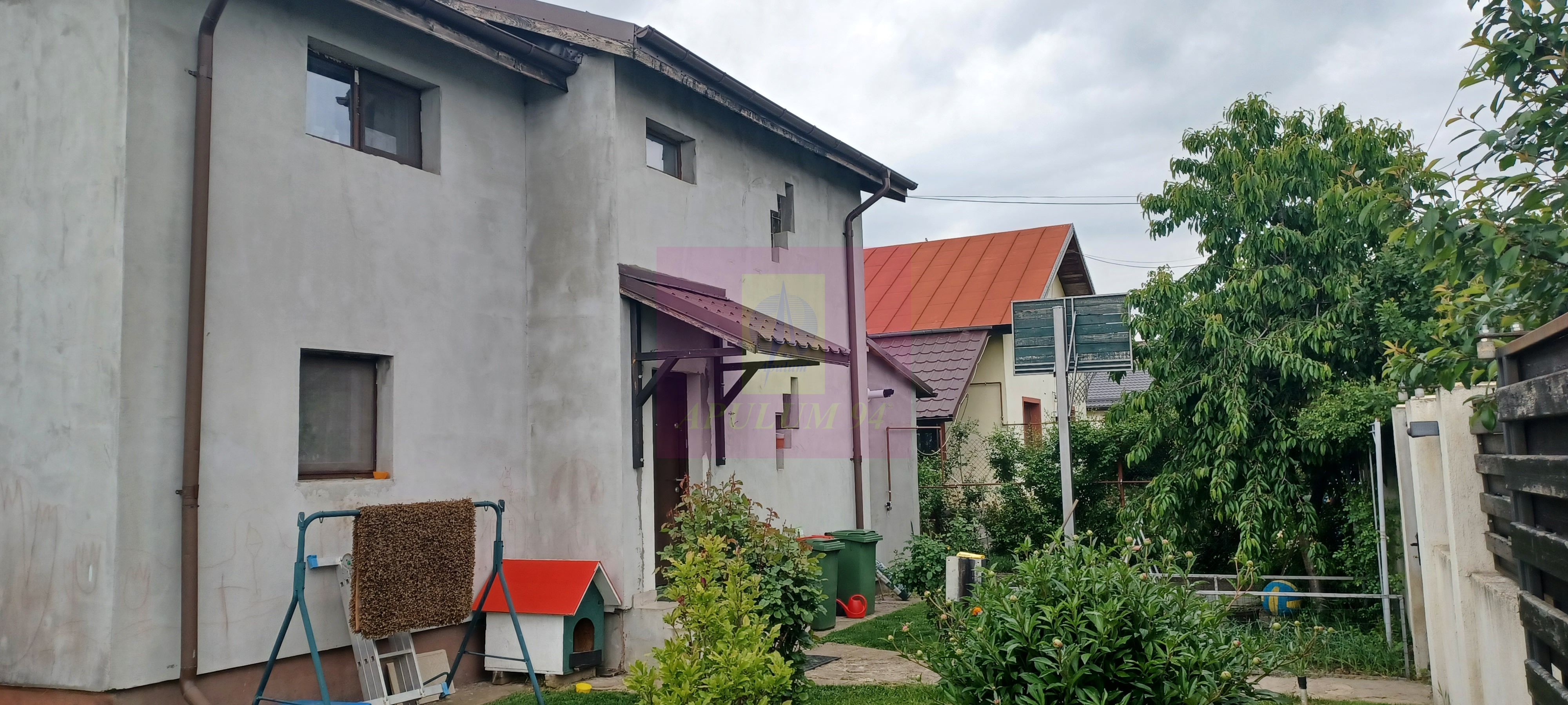 Săbăreni, casă 2011, P+M 4 camere + dependințe, curte 500 mp — fotografia 4