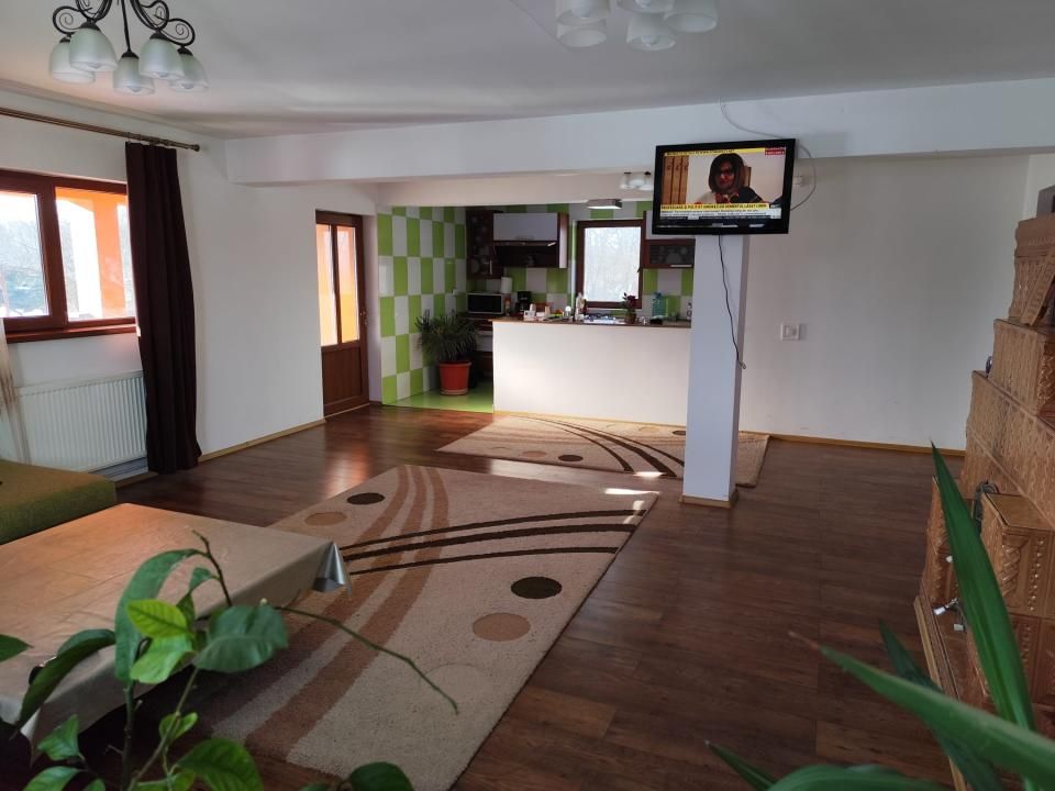 Casa P+1 Baicoi 2700 mp zona rezidentiala. — fotografia 5