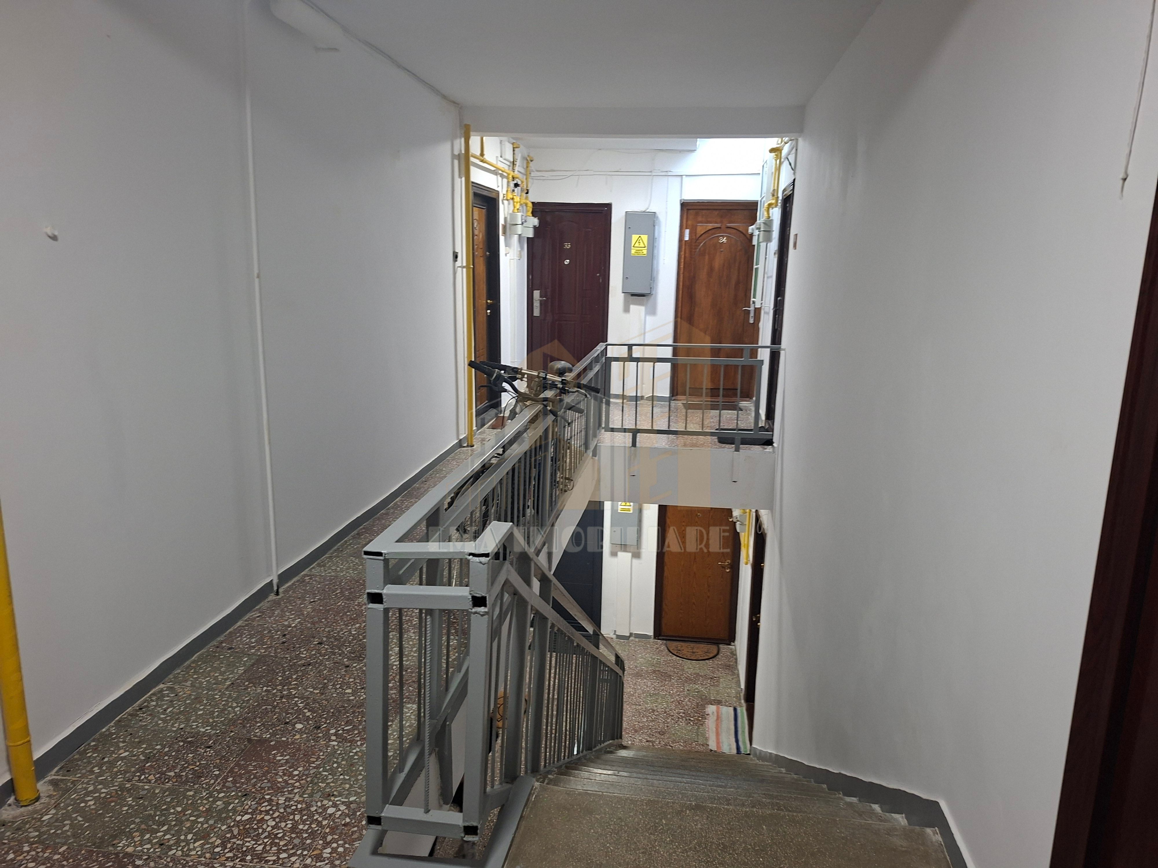 Garsoniera Centrul Civic strada Matei Basarab Brasov — fotografia 5