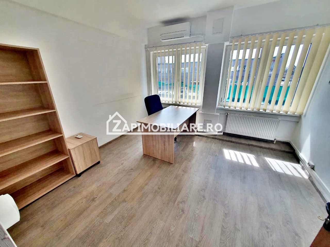 Spatii birouri,recent renovate si mobilate — fotografia 3