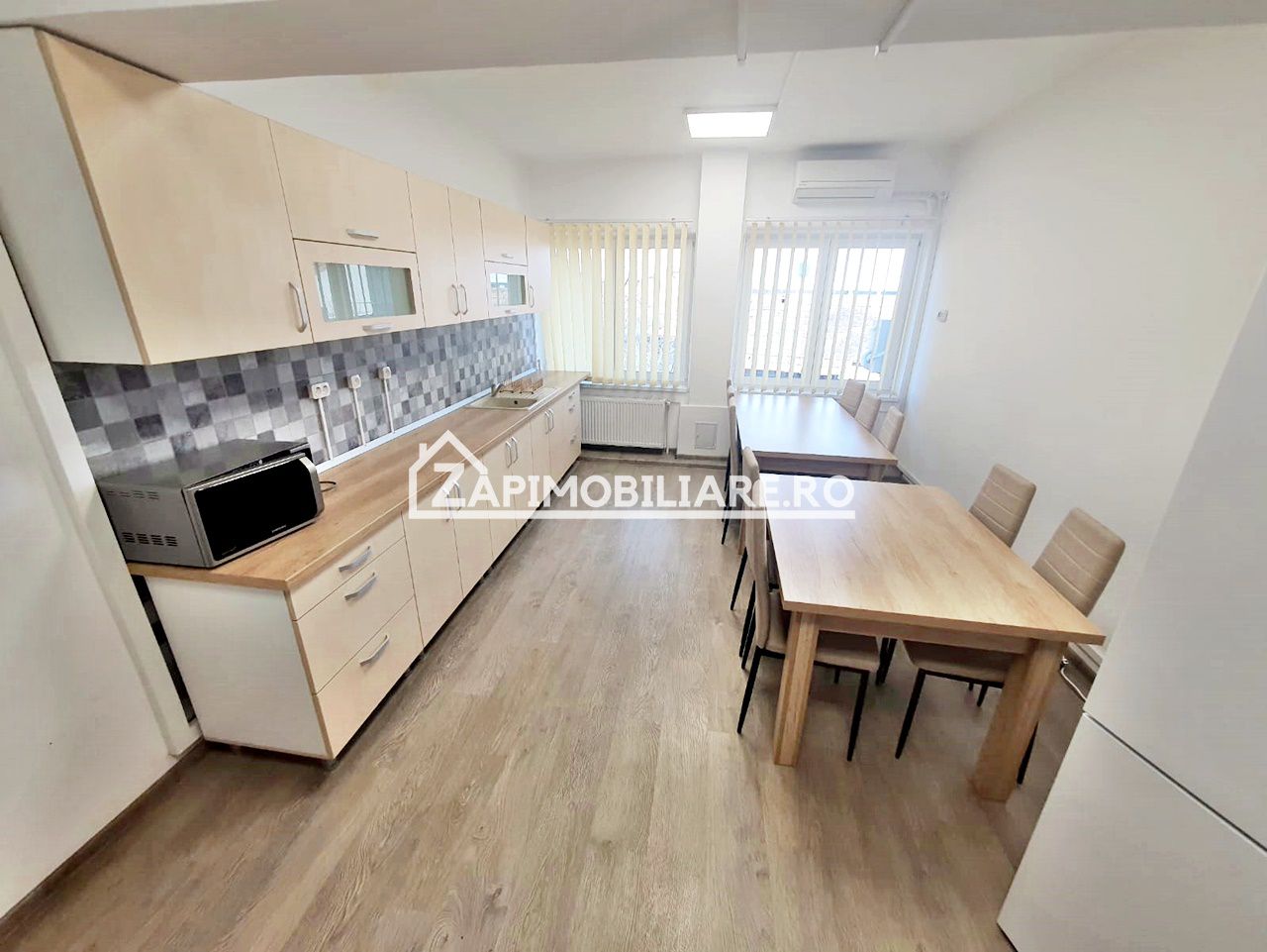 Spatii birouri,recent renovate si mobilate — fotografia 7