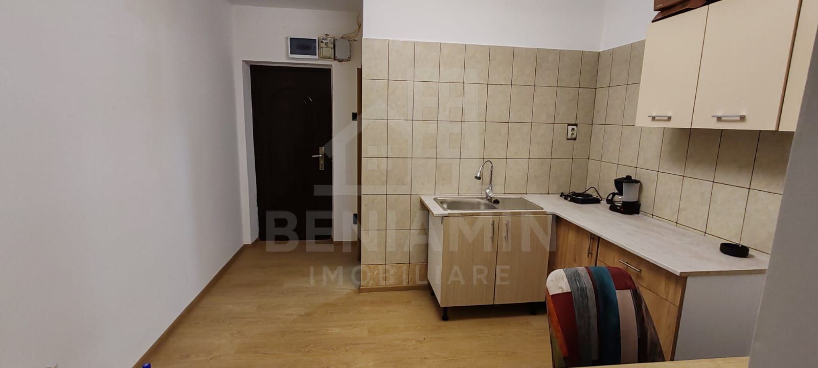Camera cu baie si bucatarie proprie -21mp -etaj 2 -Chimie Promenada — fotografia 5