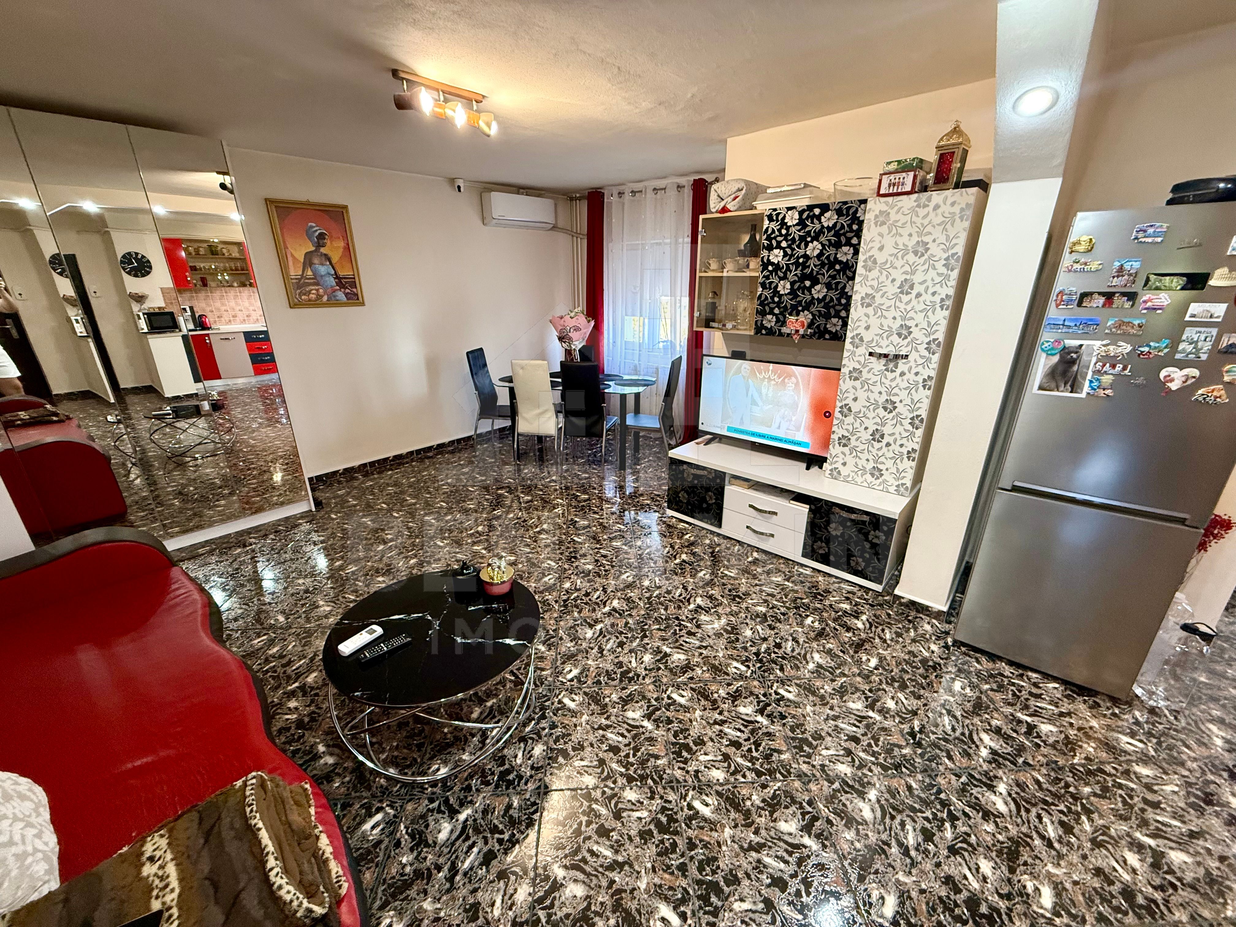 3 decomandate  - etaj 3 - 76mp - centrala - 2 bai - 1988 - 1 Mai — fotografia 2