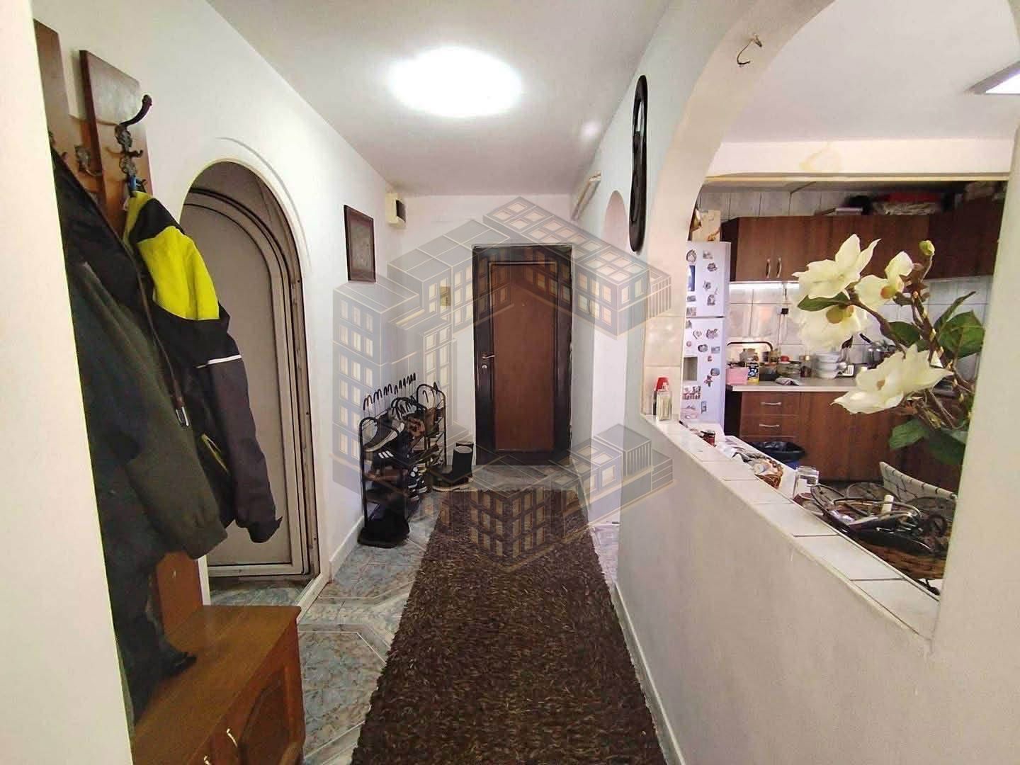 Apartament cu 3 camere, decomandat, centrala,de vânzare, Girocului — fotografia 6