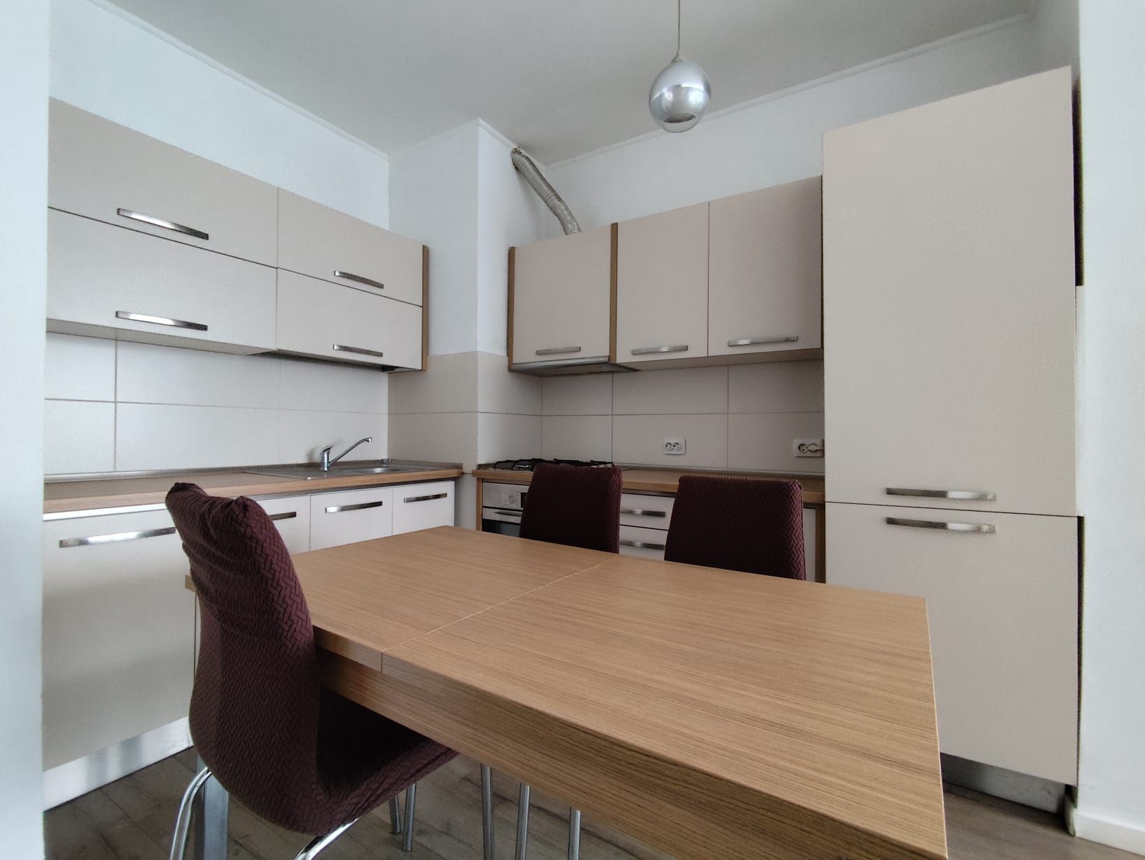 Apartament 3 camere in Cartierul Luceafarul, Oradea - inchiriere — fotografia 4