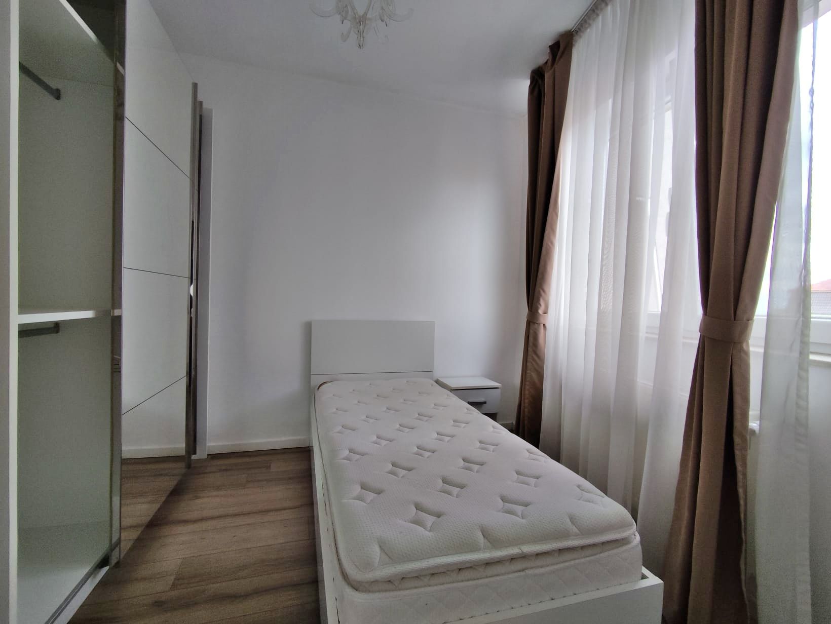 Apartament 3 camere in Cartierul Luceafarul, Oradea - inchiriere — fotografia 6