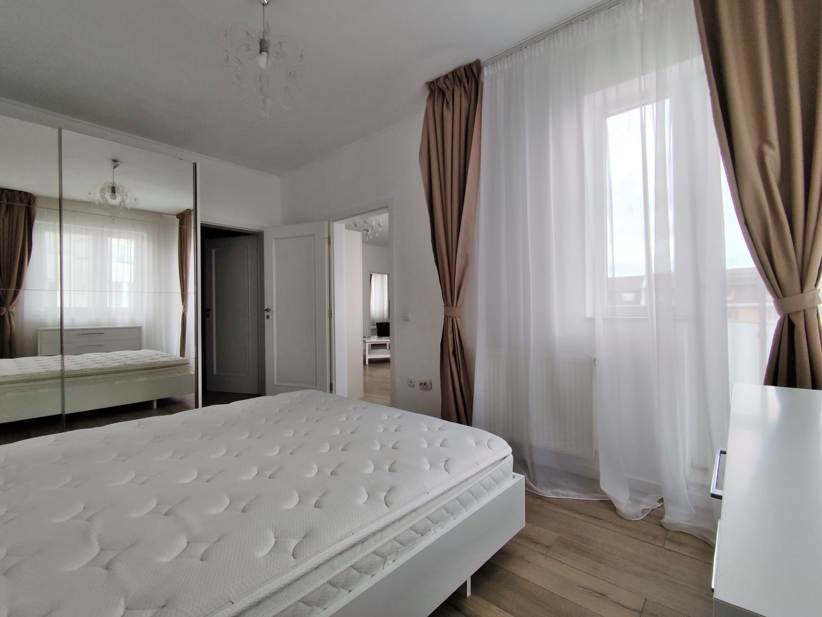 Apartament 3 camere in Cartierul Luceafarul, Oradea - inchiriere — fotografia 8