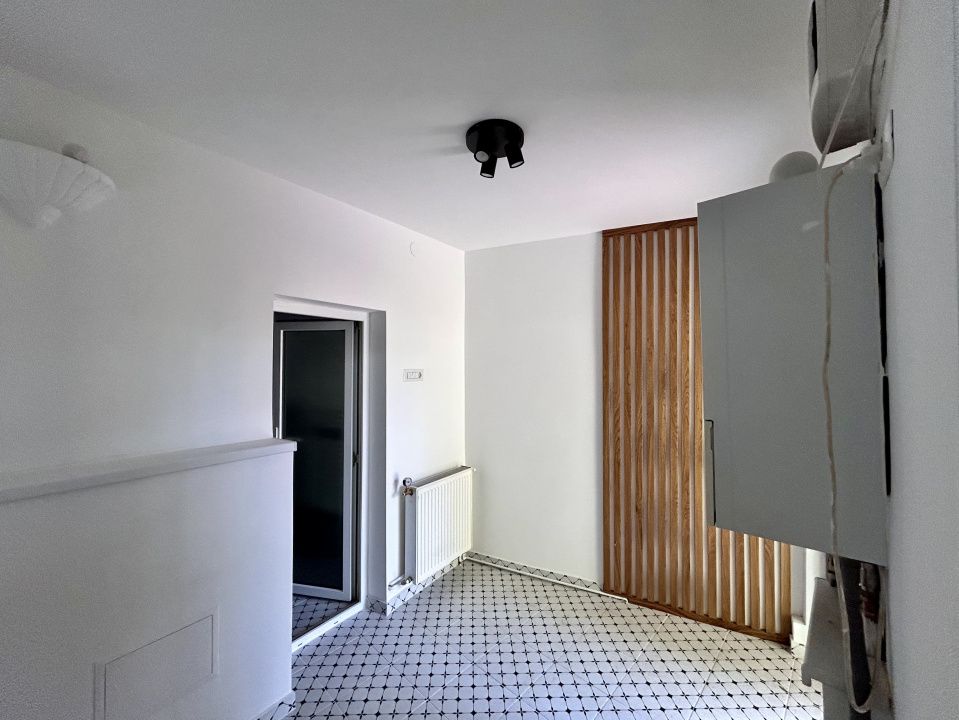 Casa 9 camere, 4 bai, 3 locuri de parcare, Central, Ploiesti — fotografia 13